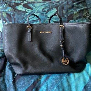 Micheal Kors Jet Set Travel Medium Tote Bag